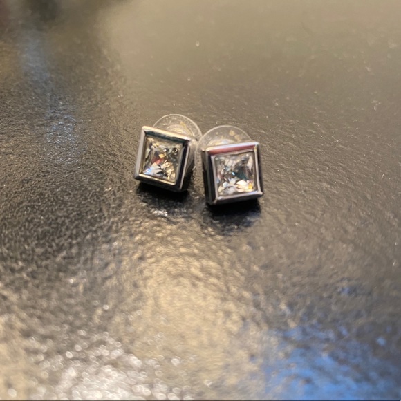 Swarovski square stud earrings - Picture 1 of 4
